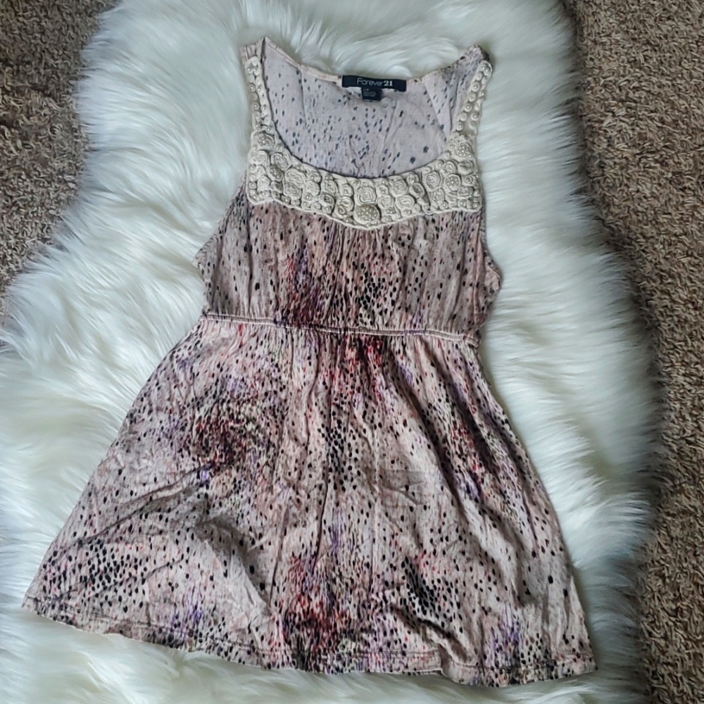 $5 🐦 (MUST BUNDLE 2+) Forever 21 Sleeveless Blouse embroidery